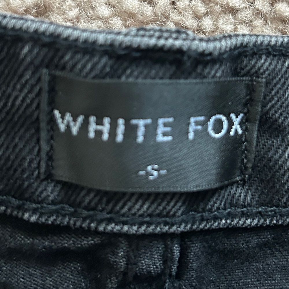 White Fox Vintage Black Hold On Tight Denim Shorts NWT Size Small - Picture 5 of 10